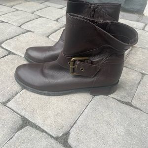 Nine West Dark brown booties